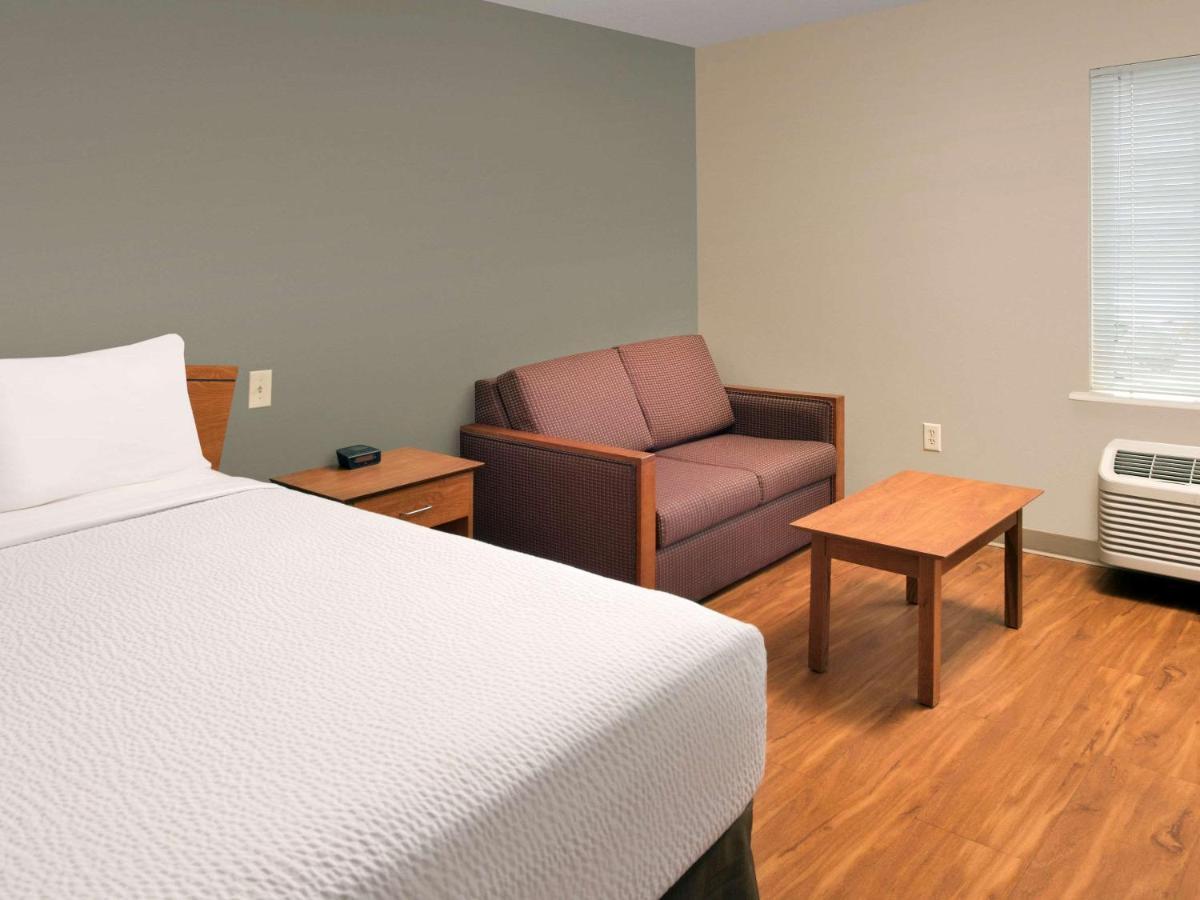 Woodspring Suites Louisville Clarksville Exterior photo